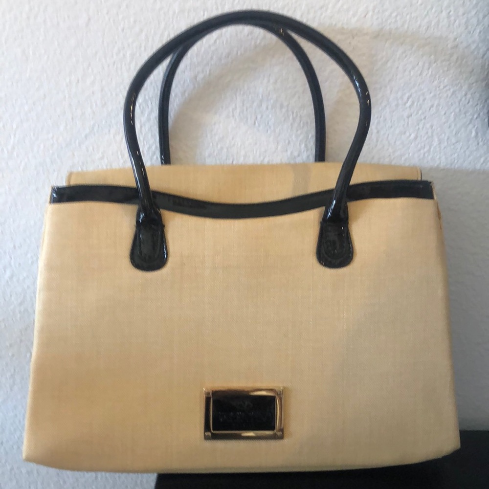 Vintage Valentino Handbag in beautiful condition